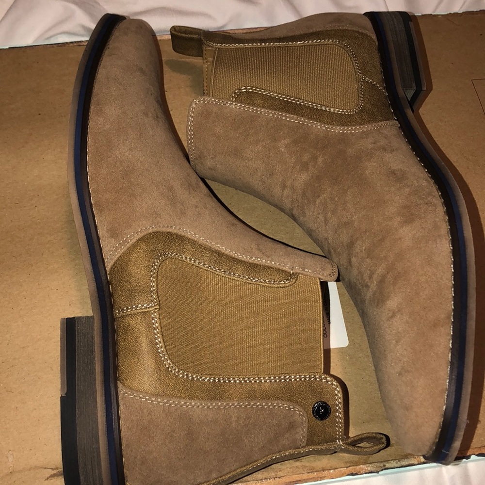 Men’s Chelsea boot - Picture 2 of 6